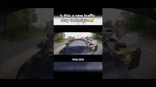 This cop told the driver it's a traffic stop after accident 😕 (Via:outosgoal/ig) 