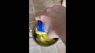 Вкуснейшая картошечка в духовке с домашним соусом.Пальчики оближешь.