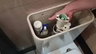 Cómo arreglar una cisterna de WC que pierde agua.