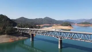 Shasta Lake & mt.Shasta, California.   Oзеро и гора Шаста.