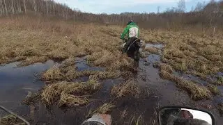 Мотоциклы Восход 3м 01 и Irbis TTR 250 на весеннем бездорожье, через леса и заболоченные поля