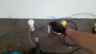 FUNCIONAMENTO DE UMA BOIA AUTOMÁTICA
