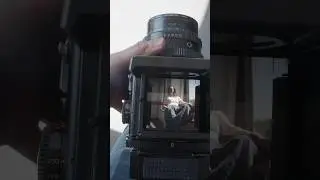 The beauty of film cameras 🎞️.  #behindthescenes #mediumformat #photography #relax #daily