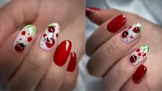 Летний маникюр с божьими коровками