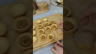 الوصفة في قناتي حنان سليماني على يوتوب شوفوها وخلولي رايكم 