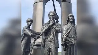 Памятник фильму 