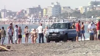 GRANDE BLITZ DELLE FORZE DELL'ORDINE IN SPIAGGIA