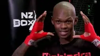Israel Adesanya tries boxing!