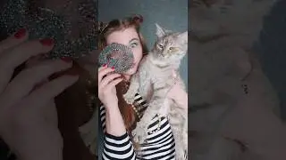 чёрные и белые полосы , металлическая губка, ватные диски и прочие штуки 😉