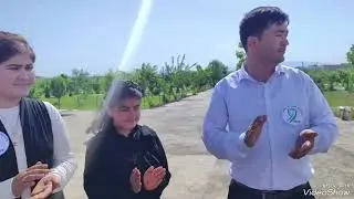 Motamsaro ona haykali poyiga gulchambarlar qo‘ydi