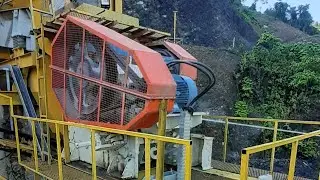 CONVEYOR SISTEM MEMPROSES BIKIN BATU SPLIT DARI BAHAN SAMPAI PRODUK