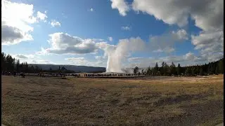Знаменитый гейзер Old Faithful и его друзья