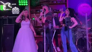 Tavi Clonda Band- Live in sufragerie - Sa danseze mireasa (Borcanu-cover)