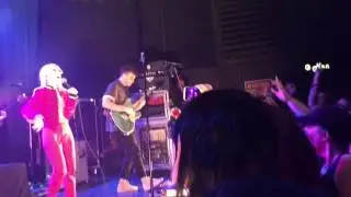 Paramore - hard times