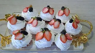 Пирожное корзинка с белковым заварным кремом.
