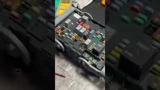 GMC auto fan relay repair #fusebox #automobile #gmc #electronic #electrical #car #GMC#relay