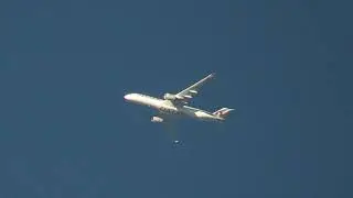Qatar Airways Airbus A350-941 in Contrail