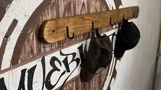 Como hacer un perchero para gorras, fácil y con poco material🪵