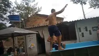Vixi só tem cueca nessa piscina 🤣🤣🤣🤣