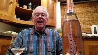Pink prosecco, just in time for Christmas!