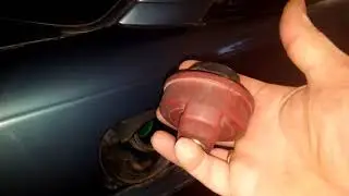 Особенность крышки топливного бака Ауди80.