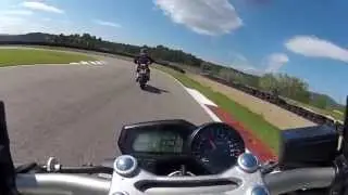circuit mora d'ebre yamaha fz1 vs ducati hypermotard
