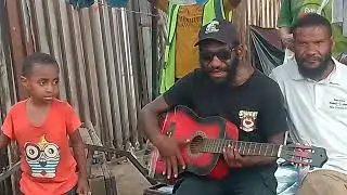 A street guy entertaining the public with a song 😊 🎶