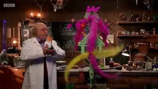 Gigglebiz Professor Muddles builds a tickle machine