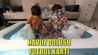 Pool Full of Football Cards; MECHANICAL MEN FOOTBALL CARD; HOLOGRAPHIC SUPER FINAL FOOTBALL CARD