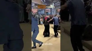 Девушка в черном красиво танцует 🔥👏