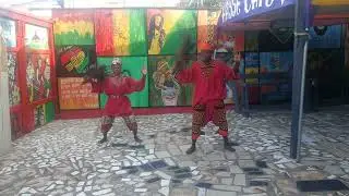 Afriko Contemporary gh