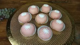 Популярное пирожное Моти (Mochi), на обычной рисовой муке.