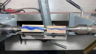 Tornitura penna in legno di acero traforato Woodturning a pen wood and epoxy resin
