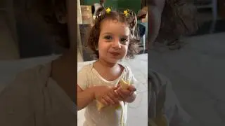 جولي بتاكل بنانا 🍌😍
