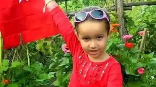 15 TEMMUZ ŞEHİTLERİ'NE İTHAFEN MİNİK KIZDAN BAYRAK ŞİİRİ..