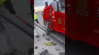 This machine builds a road all at once 😱