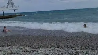 Крым Ялта сегодня 10.08.2022 купаться невозможно шторм и ветер, облачно 14:33 часов