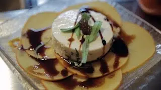 Карпаччо из хурмы с мармеладом из мацуна.