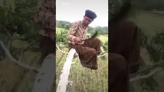 Bocah ini gobloknya minta ampoen