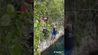 парень на тарзанке 