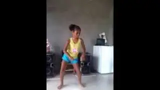 Minha Priima Surda e Muda dançando Parara Timbum