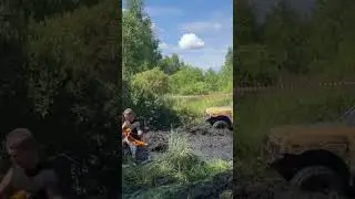 Нивы сидят в болоте #automobile #автодвиж #offroad #авто #mud #авторемонт #гараж #carp