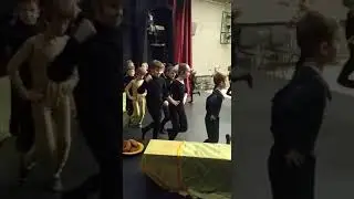 Где прячется Паук - за сценой (Отрывок из спектакля Муха-Цокотуха) 