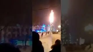 Раз два три ёлочька гори