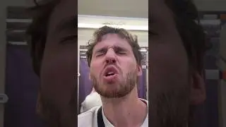 Когда не закрывается примерочная😂 