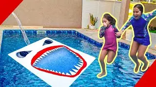 PULANDO DENTRO DE FORMAS IMPOSSÍVEIS na Piscina | Vi Machado