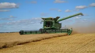 Комбайн John Deere уборка урожая пшеницы