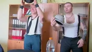 Репетиция перед выходом на сцену))
