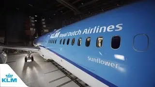Unboxing the new KLM Boeing 787 Dreamliner