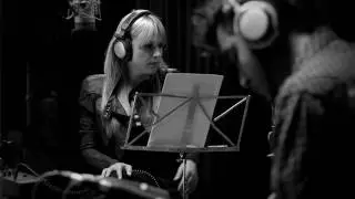 Lucy Iris - Alone (Live & Acoustic)